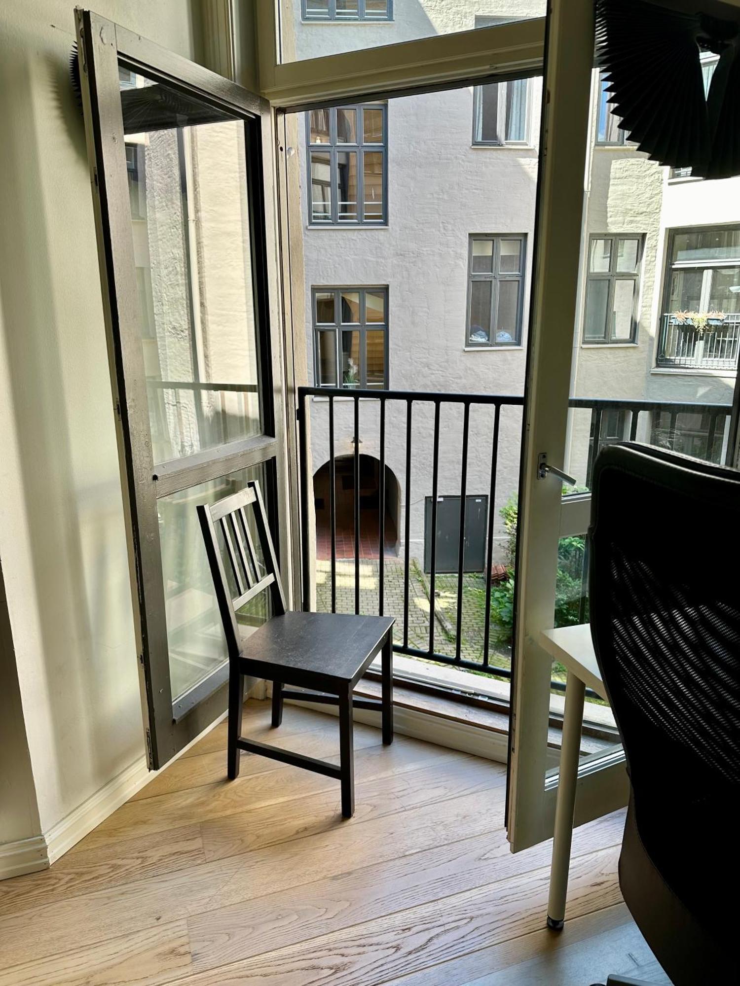 Classical 3 Bedroom, 2 Bath, Minutes From Royal Palace, Main Shopping Street, Restaurants & Downtown Oslo Zewnętrze zdjęcie