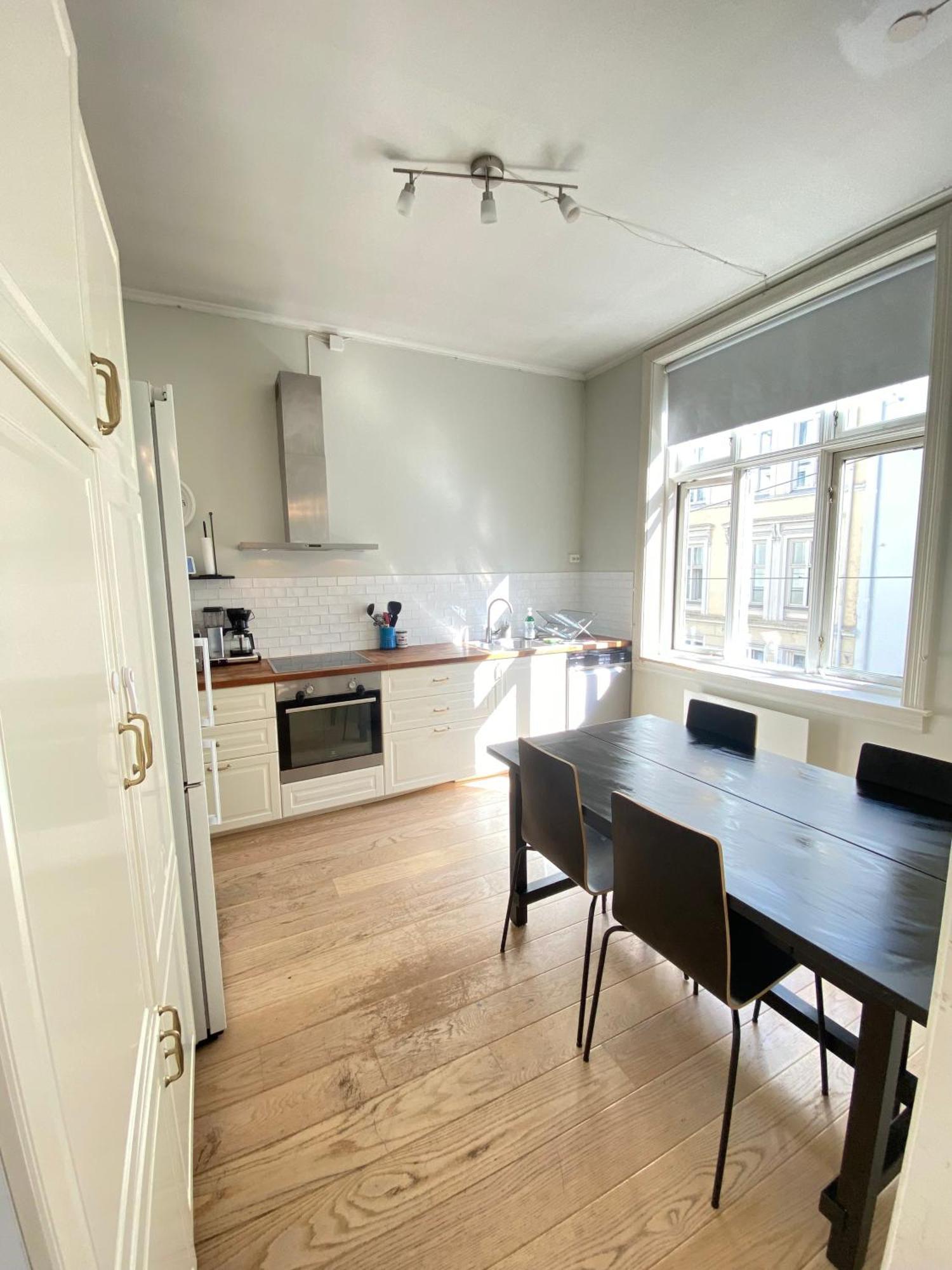 Classical 3 Bedroom, 2 Bath, Minutes From Royal Palace, Main Shopping Street, Restaurants & Downtown Oslo Zewnętrze zdjęcie
